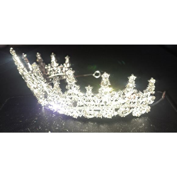 Beautiful Rhinestone Tiara for Brides Quinceanera Pageants Princess Queen & More - Picture 7 of 12